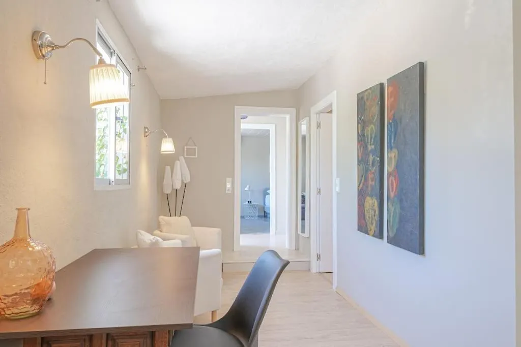Villa Lovely Holiday Residence - Delicious Pool And Padel Malaga